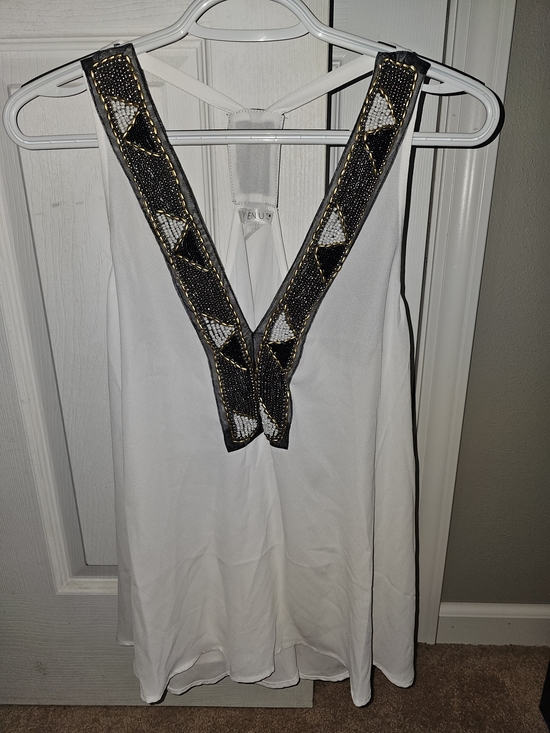 VENUS Tops - NWOT Venus White Beaded V-Neck Sleeveless Top S